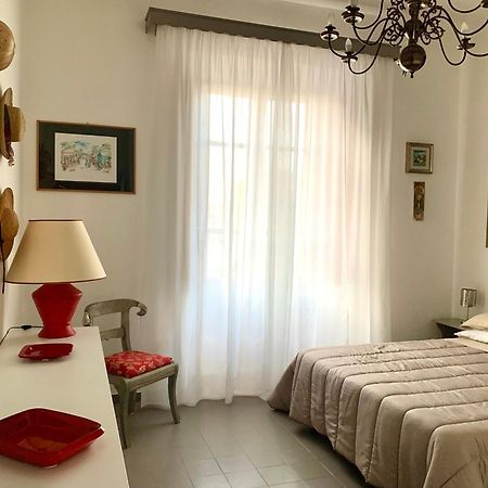 Guest House A Due Passi Olbia Exterior photo